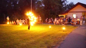 Sonnwendfeier Dorfgemeinschaft Kendl 2023 - Feuershow Daidalos - Gemeinde Bergland